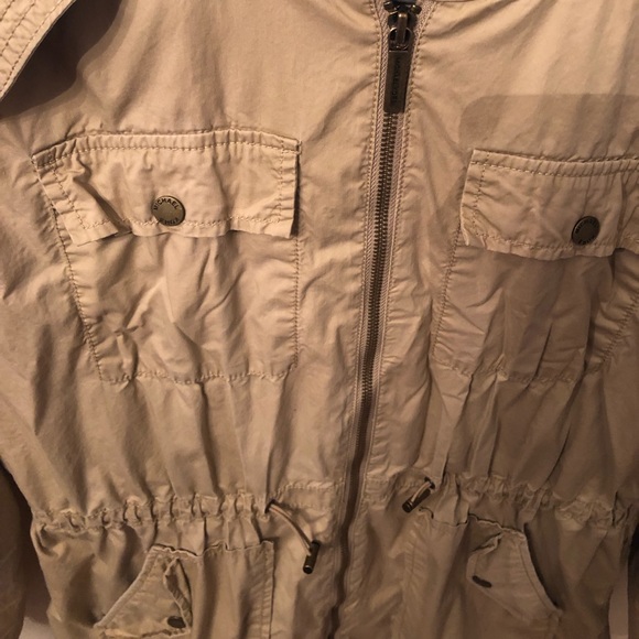 Michael Kors Cinched waist jacket with hood - Picture 6 of 8